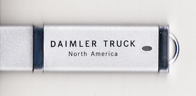 Freightliner Cascadia Truck Factory Service Manual on USB